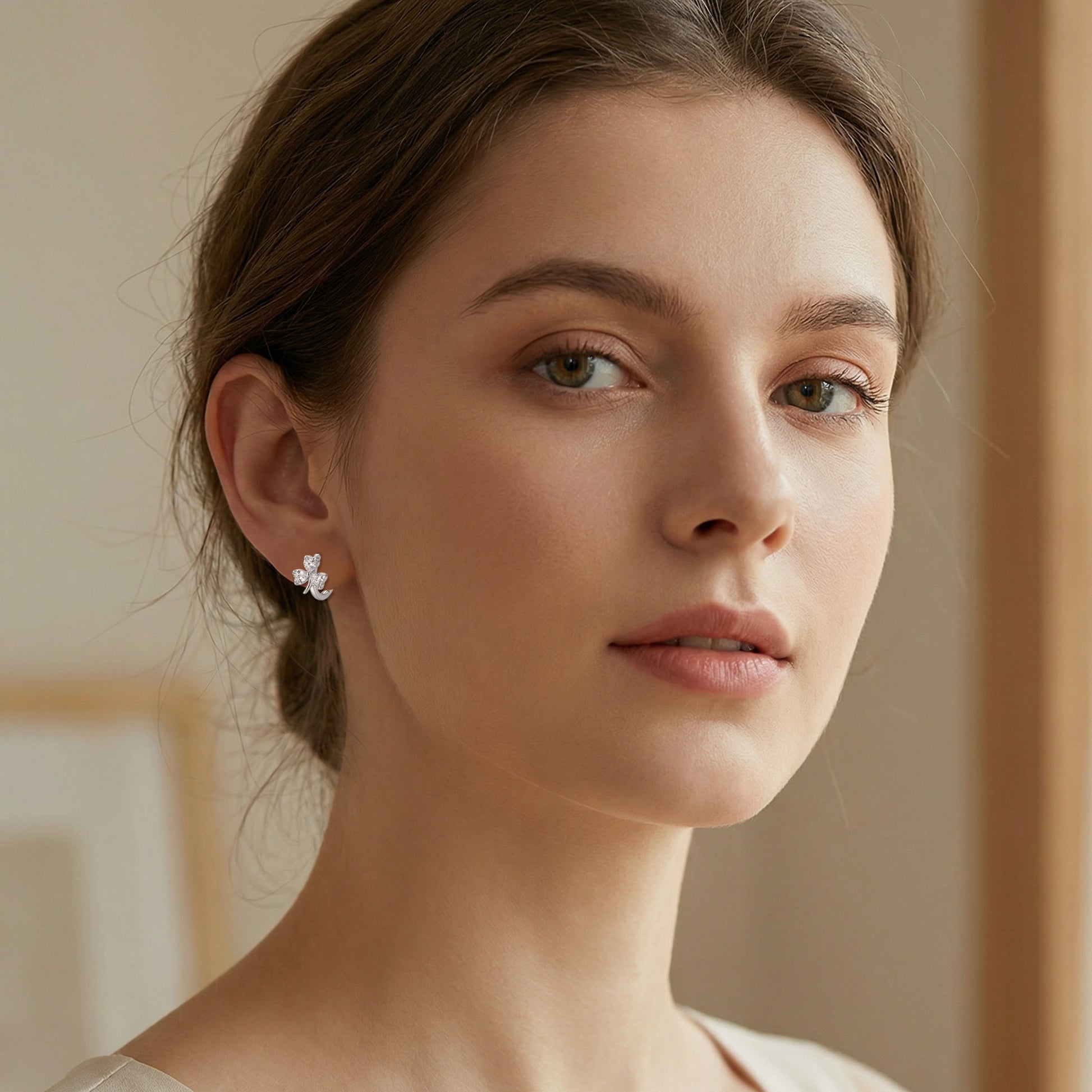925 Sterling Silver Elegant Heart-Shaped Three-Leaf Clover Silver Hoop Earrings with Sparkling Gemstones